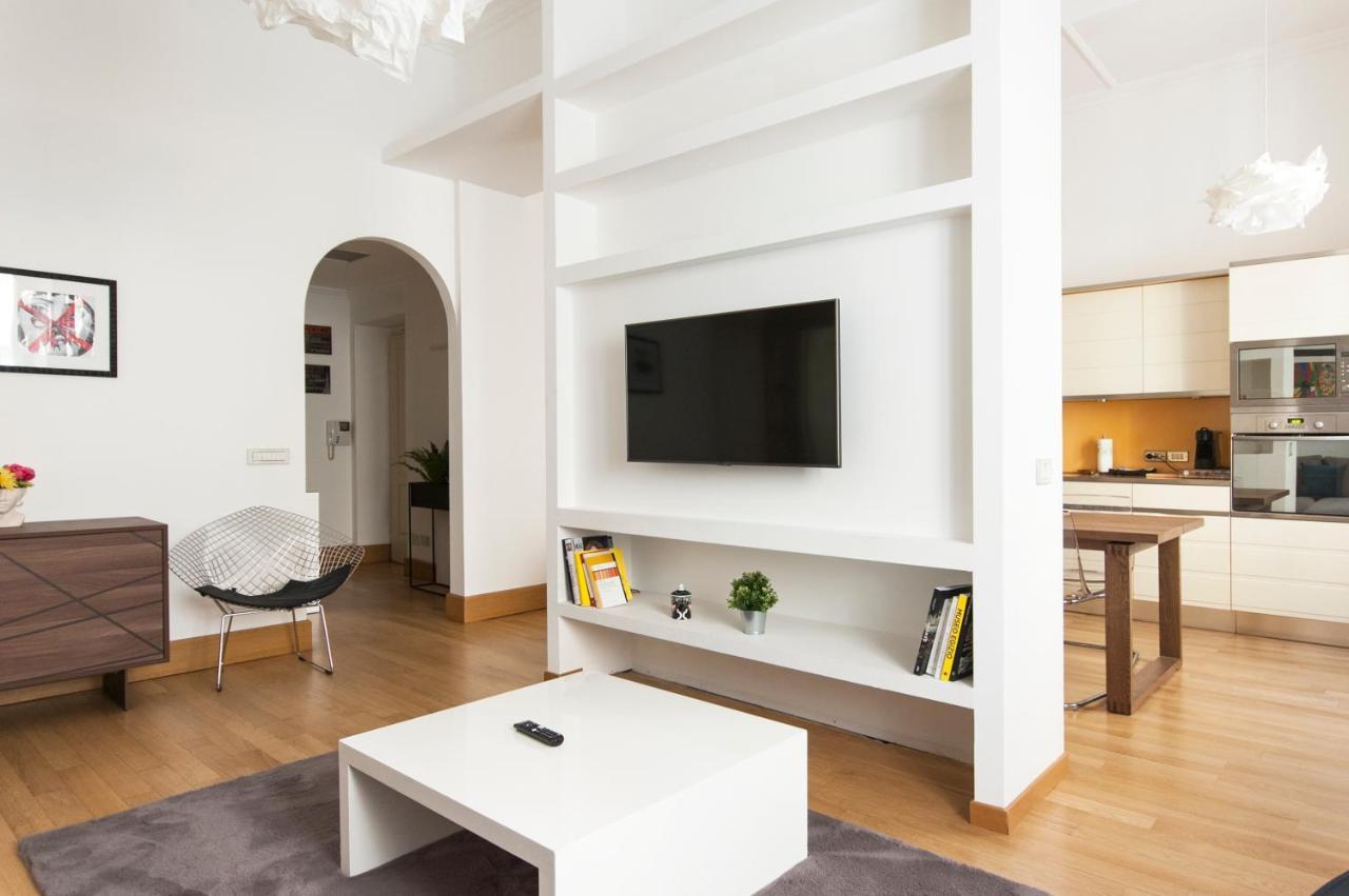 Youhosty - Dei Piatti 3 Apartment มิลาน ภายนอก รูปภาพ