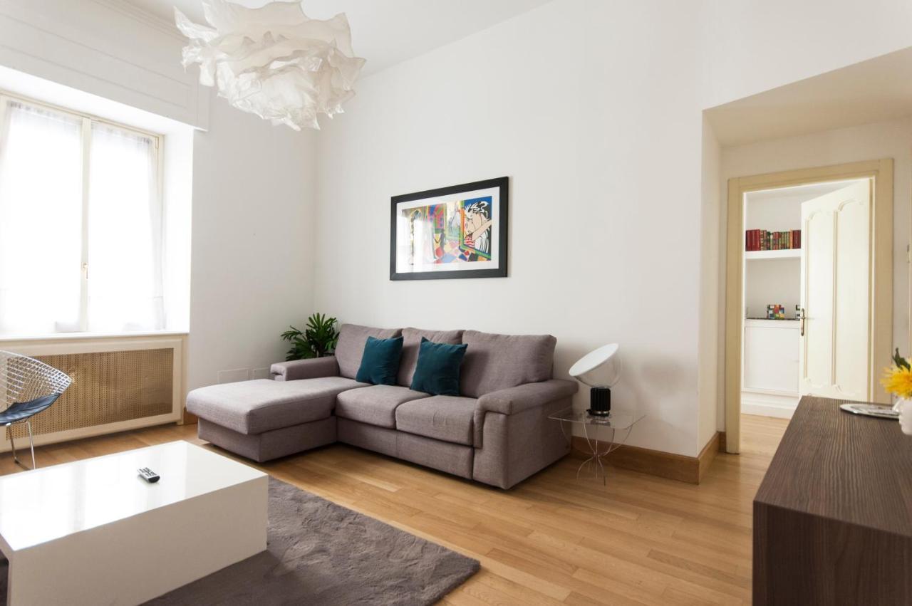 Youhosty - Dei Piatti 3 Apartment มิลาน ภายนอก รูปภาพ