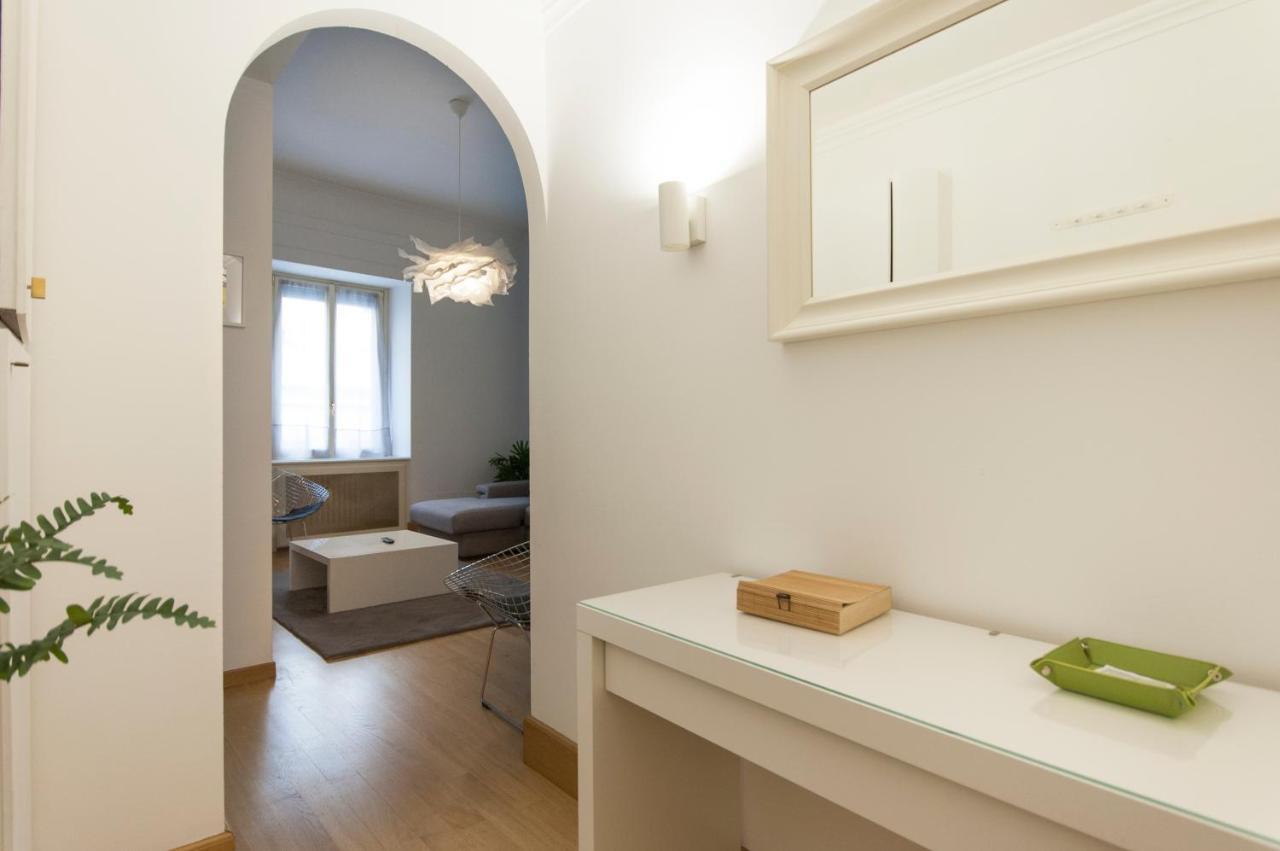 Youhosty - Dei Piatti 3 Apartment มิลาน ภายนอก รูปภาพ