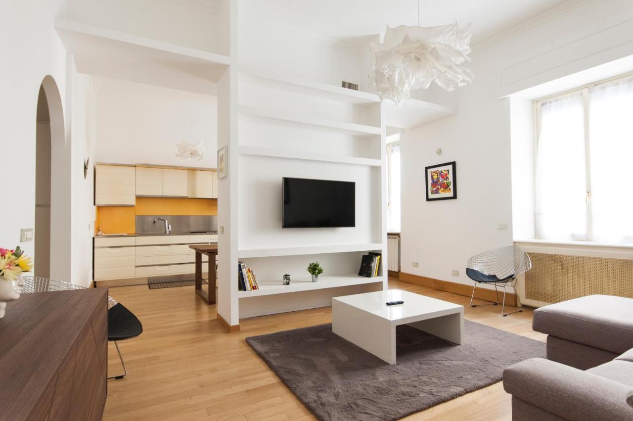 Youhosty - Dei Piatti 3 Apartment มิลาน ภายนอก รูปภาพ