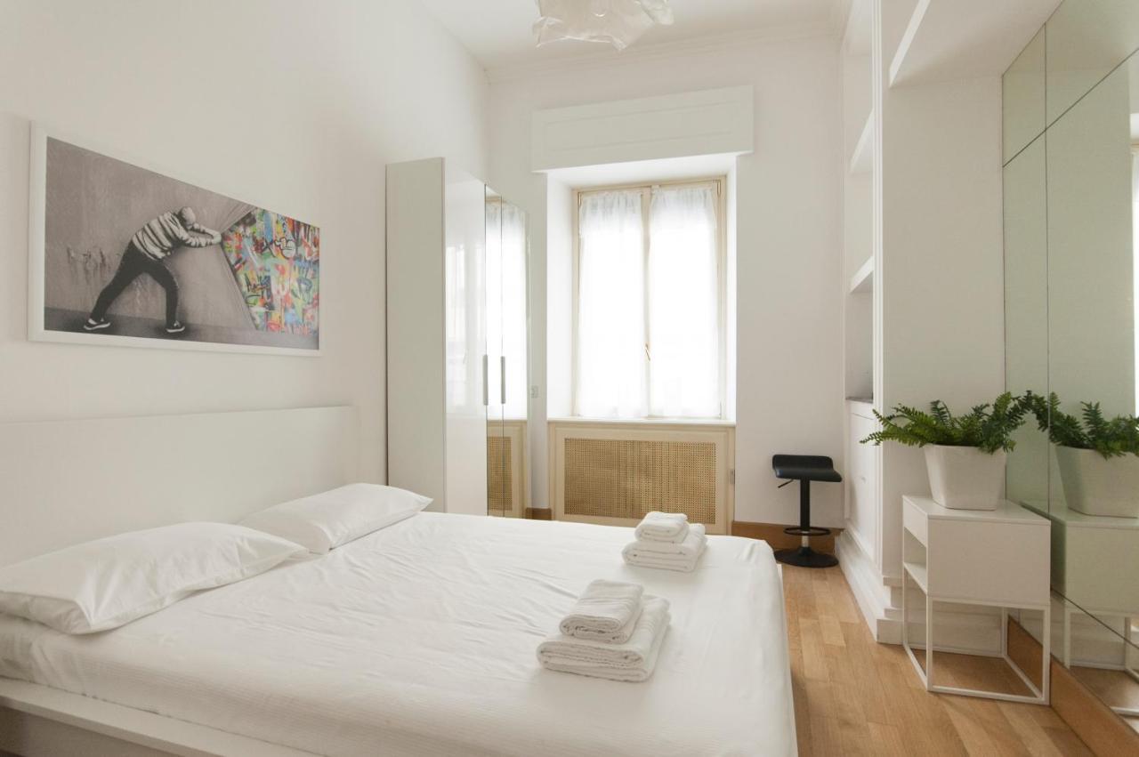 Youhosty - Dei Piatti 3 Apartment มิลาน ภายนอก รูปภาพ